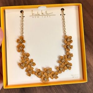Gold Flower necklace
